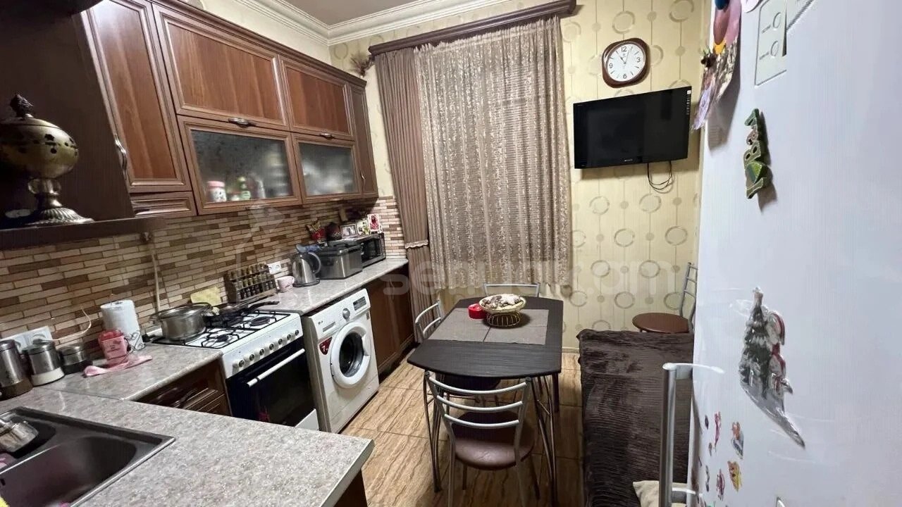 1 Սենյականոց Բնակարան Քարե Շենքում, 36քմ, 1/4 հարկ, Կապիտալ Վերանորոգված