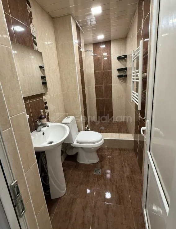 3 Սենյականոց Բնակարան Նորակառույցում, 59քմ, 4/19 հարկ, Կապիտալ Վերանորոգված, Կահավորված, Արևկող