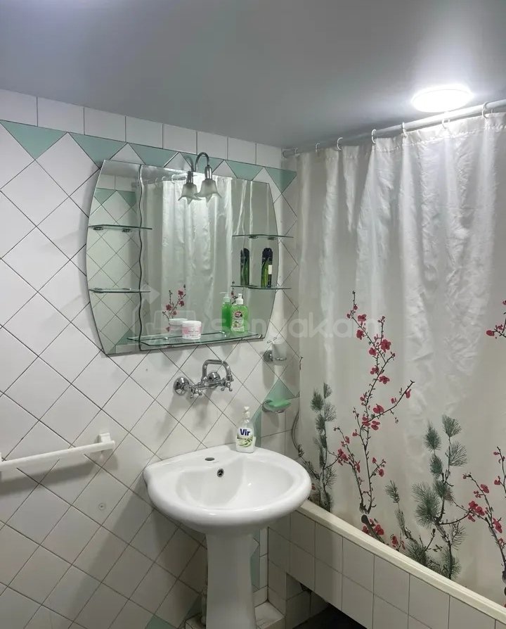 3 Սենյականոց Բնակարան, 85քմ, 9/14 հարկ, Նորմալ Վիճակում