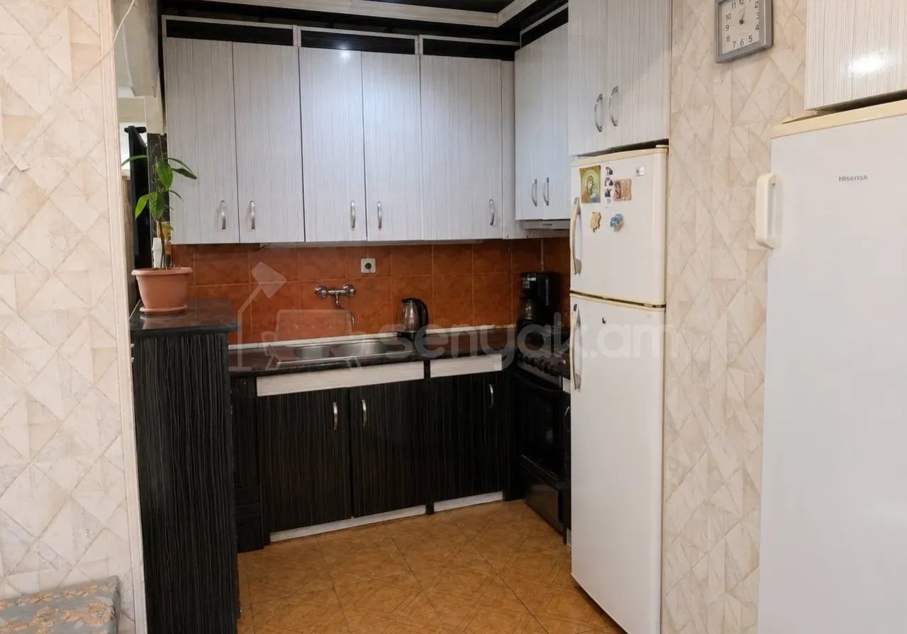 3 Սենյականոց Բնակարան Քարե Շենքում, 60քմ, 1/5 հարկ, Կապիտալ Վերանորոգված, Կահավորված