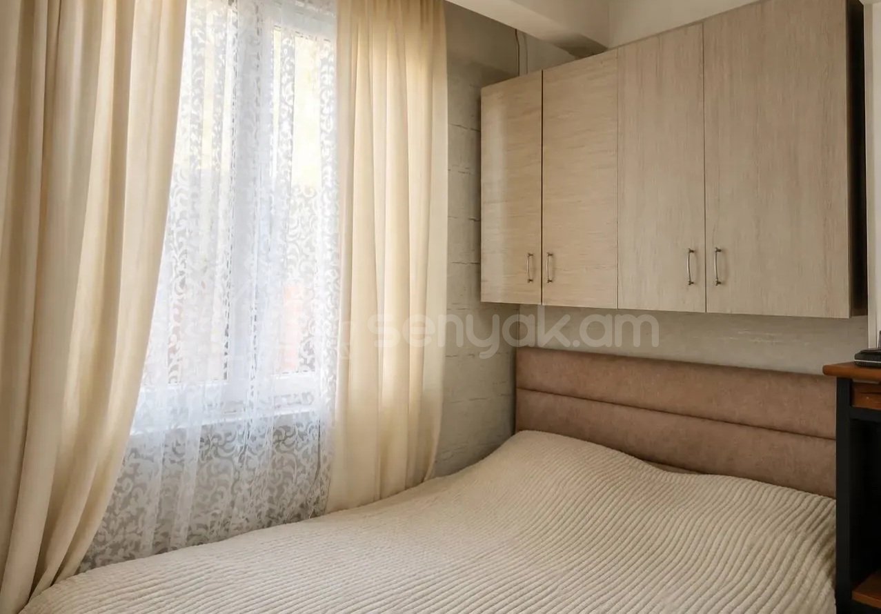 3 Սենյականոց Բնակարան Քարե Շենքում, 60քմ, 1/5 հարկ, Կապիտալ Վերանորոգված, Կահավորված