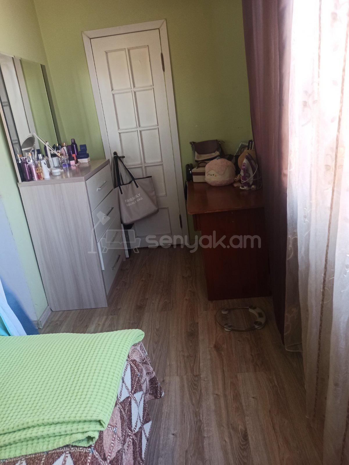 1 Սենյականոց Բնակարան Քարե Շենքում, 45քմ, 4/5 հարկ, Կապիտալ Վերանորոգված