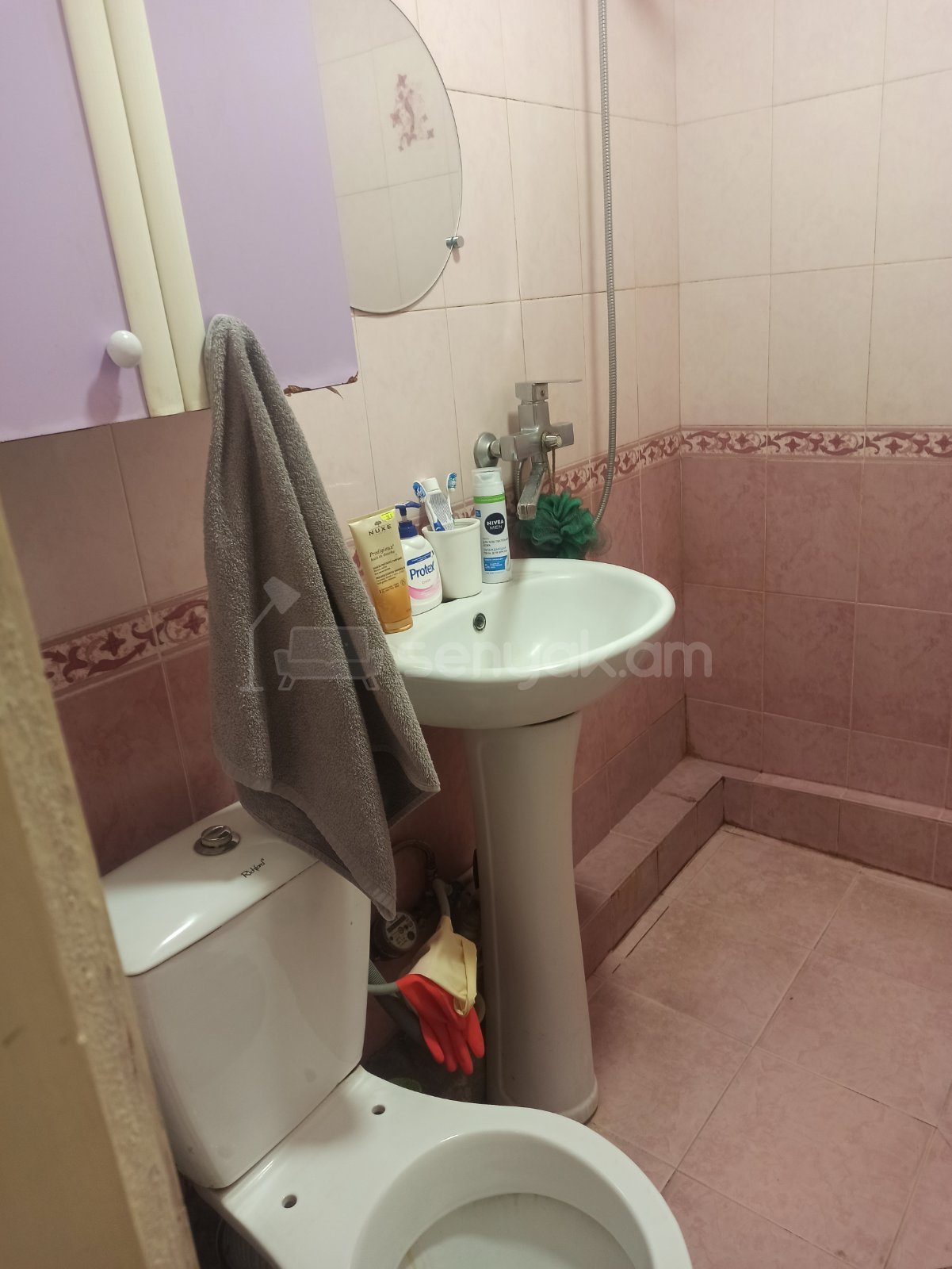 1 Սենյականոց Բնակարան Քարե Շենքում, 45քմ, 4/5 հարկ, Կապիտալ Վերանորոգված