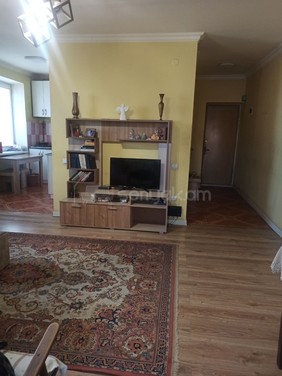 1 Սենյականոց Բնակարան Քարե Շենքում, 45քմ, 4/5 հարկ, Կապիտալ Վերանորոգված