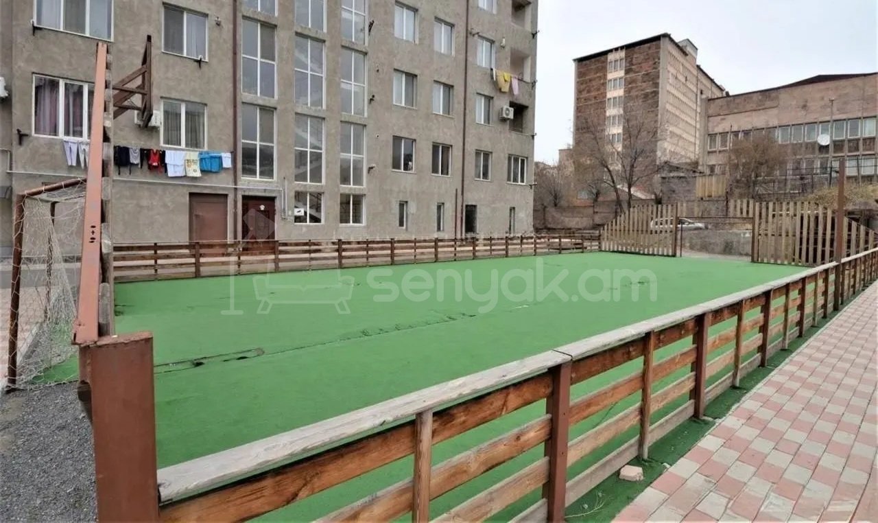 3 Սենյականոց Բնակարան Քարե Շենքում, 70քմ, 7/8 հարկ, Կապիտալ Վերանորոգված, Կահավորված