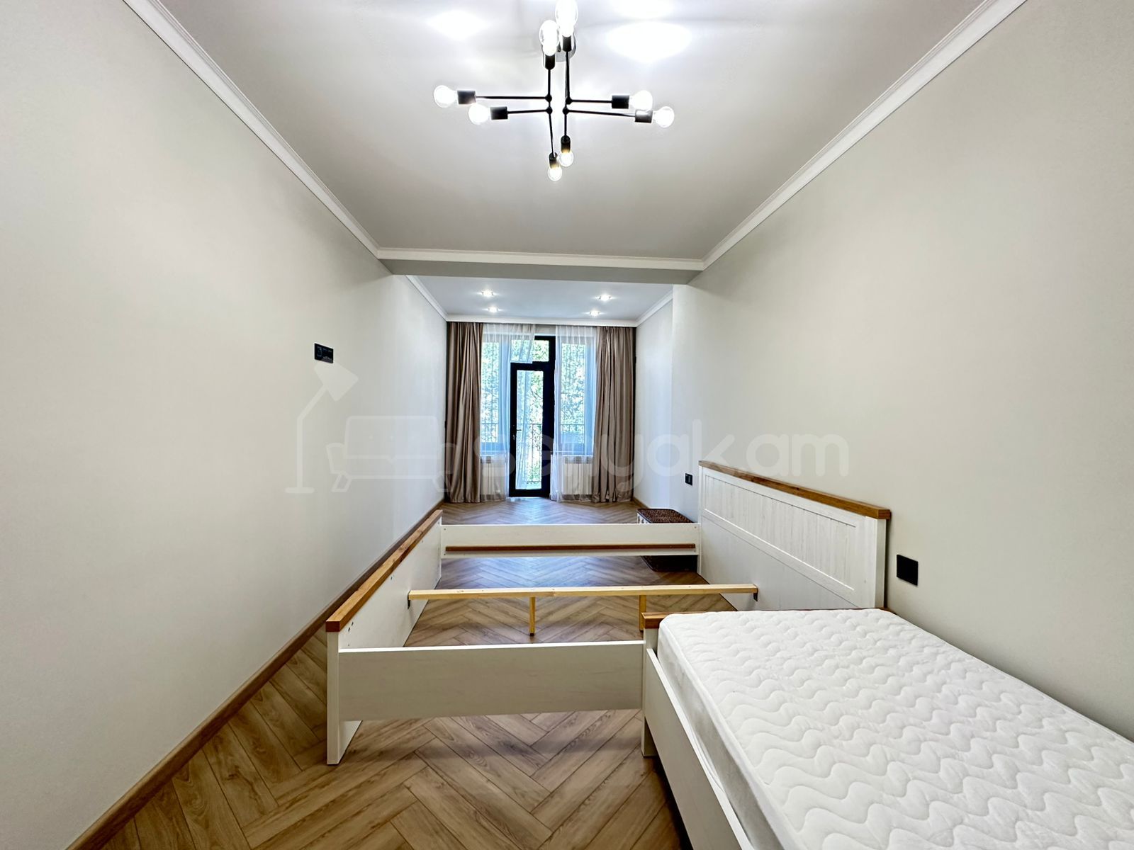 2 Սենյականոց Բնակարան Քարե Շենքում, 64քմ, 3/5 հարկ, Դիզայներական Վերանորոգված