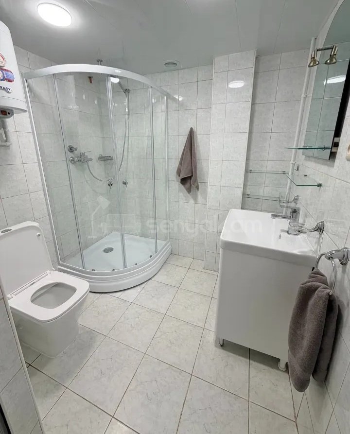 2 Սենյականոց Բնակարան Քարե Շենքում, 52քմ, 4/13 հարկ, Կապիտալ Վերանորոգված, Կահավորված