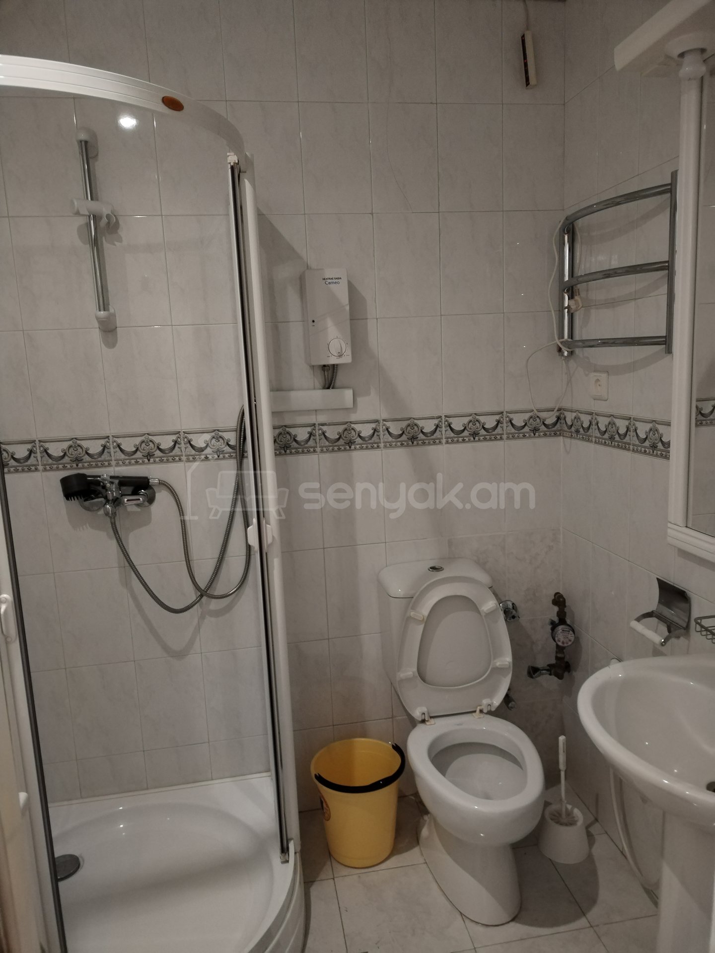 1 Սենյականոց Բնակարան Քարե Շենքում, 23քմ, 1/5 հարկ, Նորմալ Վիճակում