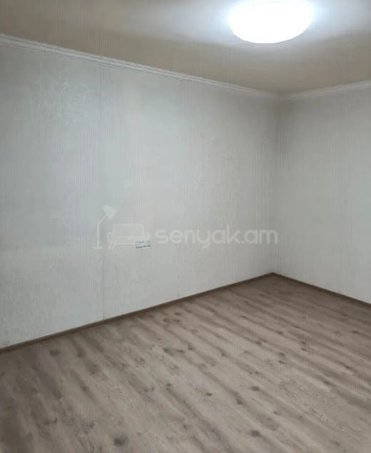 1 Սենյականոց Բնակարան Քարե Շենքում, 35քմ, 1/5 հարկ, Կապիտալ Վերանորոգված