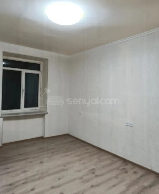 1 Սենյականոց Բնակարան Քարե Շենքում, 35քմ, 1/5 հարկ, Կապիտալ Վերանորոգված