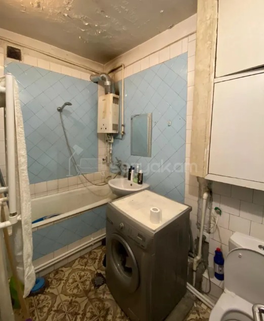4 Սենյականոց Բնակարան Քարե Շենքում, 92քմ, 5/5 հարկ, Կապիտալ Վերանորոգված