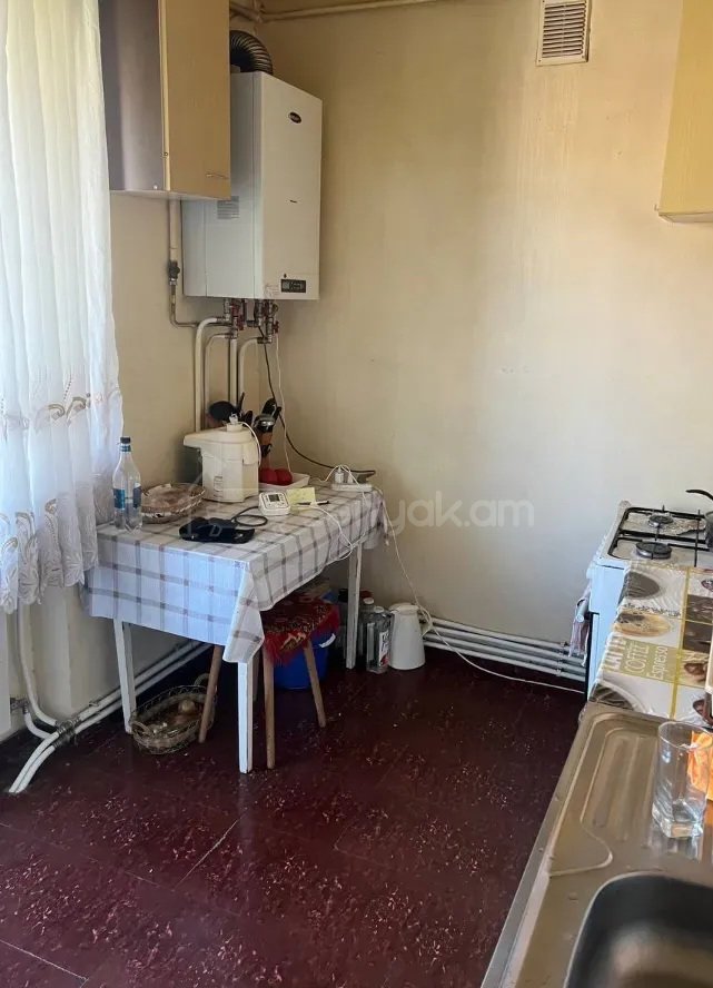 2 Սենյականոց Բնակարան Քարե Շենքում, 55քմ, 5/5 հարկ, Կոսմետիկ Վերանորոգված