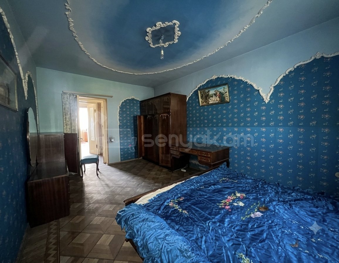 3 Սենյականոց Բնակարան Քարե Շենքում, 130քմ, 3/5 հարկ, Պետական Վիճակում