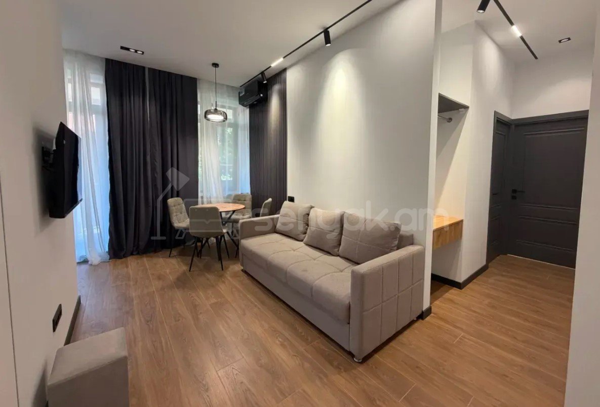 2 Սենյականոց Բնակարան Քարե Շենքում, 55քմ, 2/4 հարկ, Դիզայներական Վերանորոգված