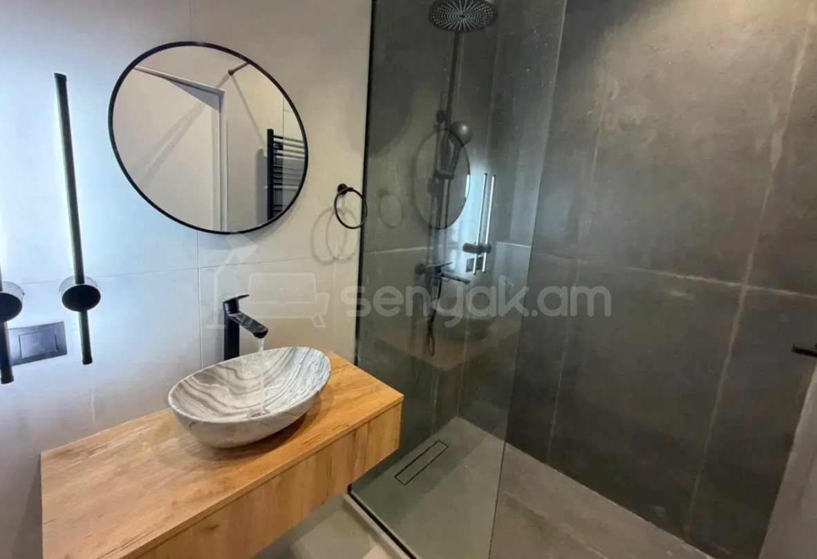 2 Սենյականոց Բնակարան Քարե Շենքում, 55քմ, 2/4 հարկ, Դիզայներական Վերանորոգված