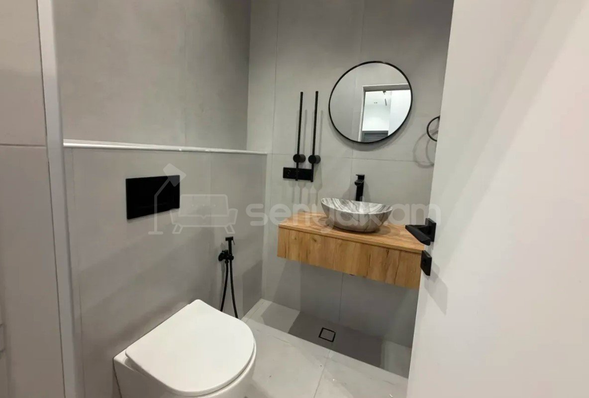 2 Սենյականոց Բնակարան Քարե Շենքում, 55քմ, 2/4 հարկ, Դիզայներական Վերանորոգված