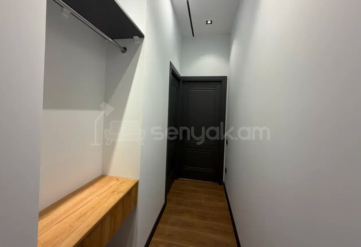 2 Սենյականոց Բնակարան Քարե Շենքում, 55քմ, 2/4 հարկ, Դիզայներական Վերանորոգված