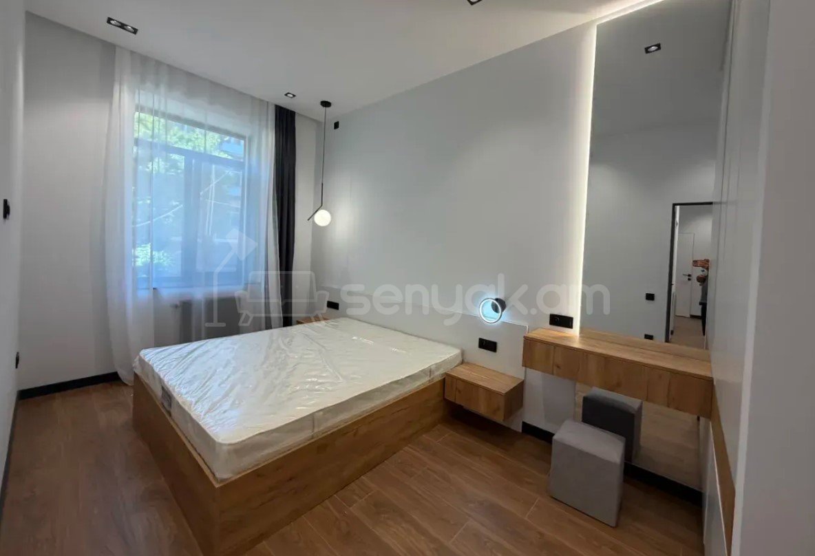 2 Սենյականոց Բնակարան Քարե Շենքում, 55քմ, 2/4 հարկ, Դիզայներական Վերանորոգված