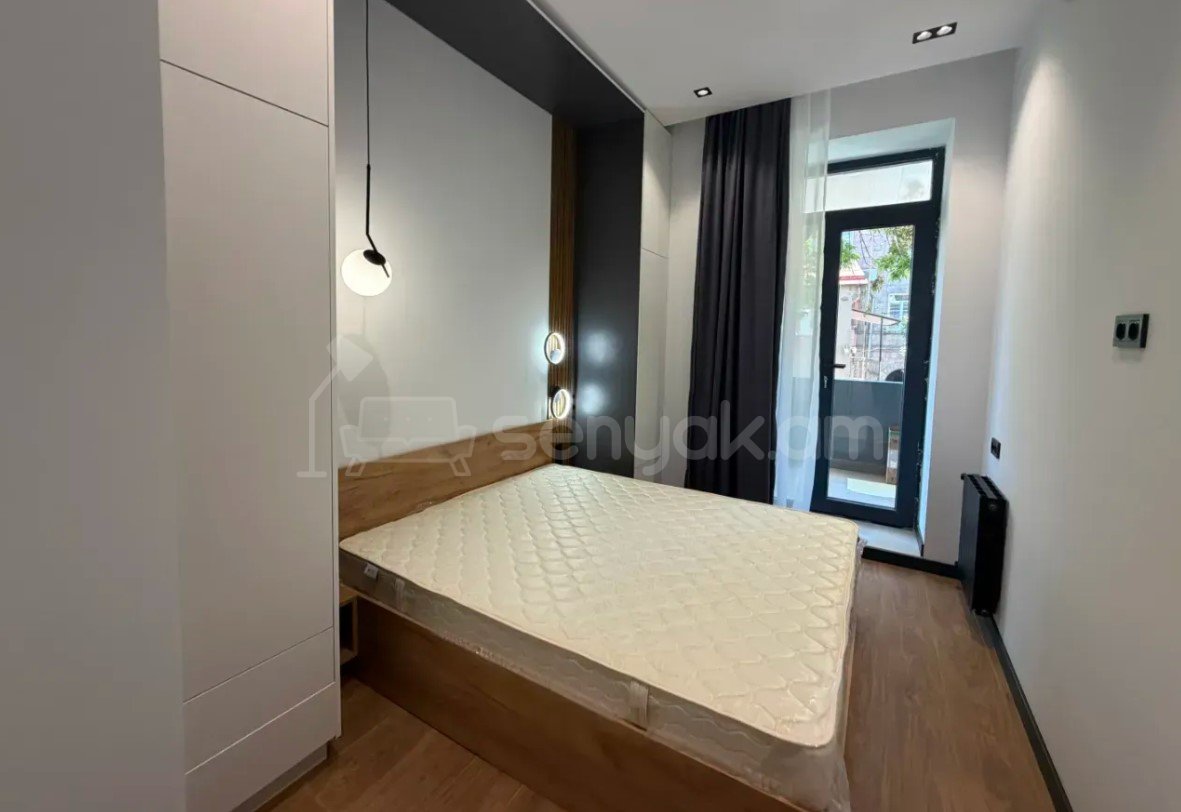 2 Սենյականոց Բնակարան Քարե Շենքում, 55քմ, 2/4 հարկ, Դիզայներական Վերանորոգված