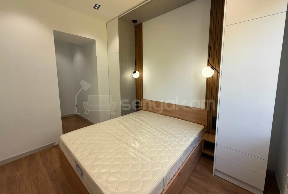 2 Սենյականոց Բնակարան Քարե Շենքում, 55քմ, 2/4 հարկ, Դիզայներական Վերանորոգված