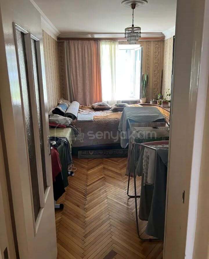 3 Սենյականոց Բնակարան Քարե Շենքում, 70քմ, 3/4 հարկ, Կապիտալ Վերանորոգված