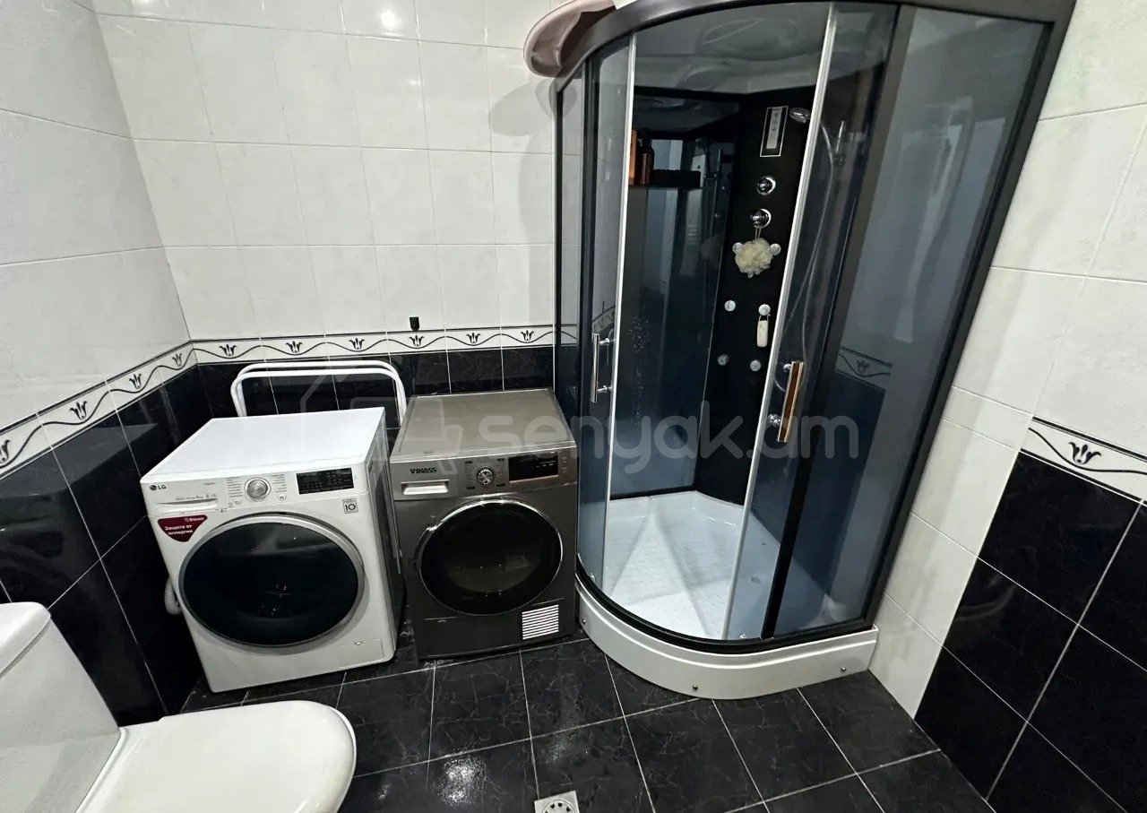 3 Սենյականոց Բնակարան Քարե Շենքում, 85քմ, 2/3 հարկ, Կապիտալ Վերանորոգված