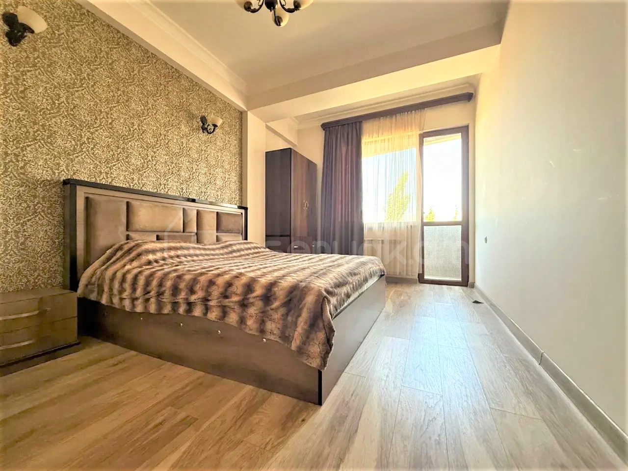 3 Սենյականոց Բնակարան Քարե Շենքում, 110քմ, 4/5 հարկ, Դիզայներական Վերանորոգված, Կահավորված, Արևկող