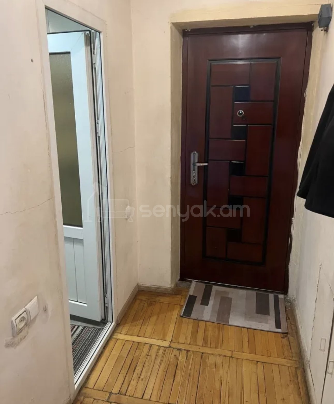 2 Սենյականոց Բնակարան Քարե Շենքում, 55քմ, 5/5 հարկ, Նորմալ Վիճակում