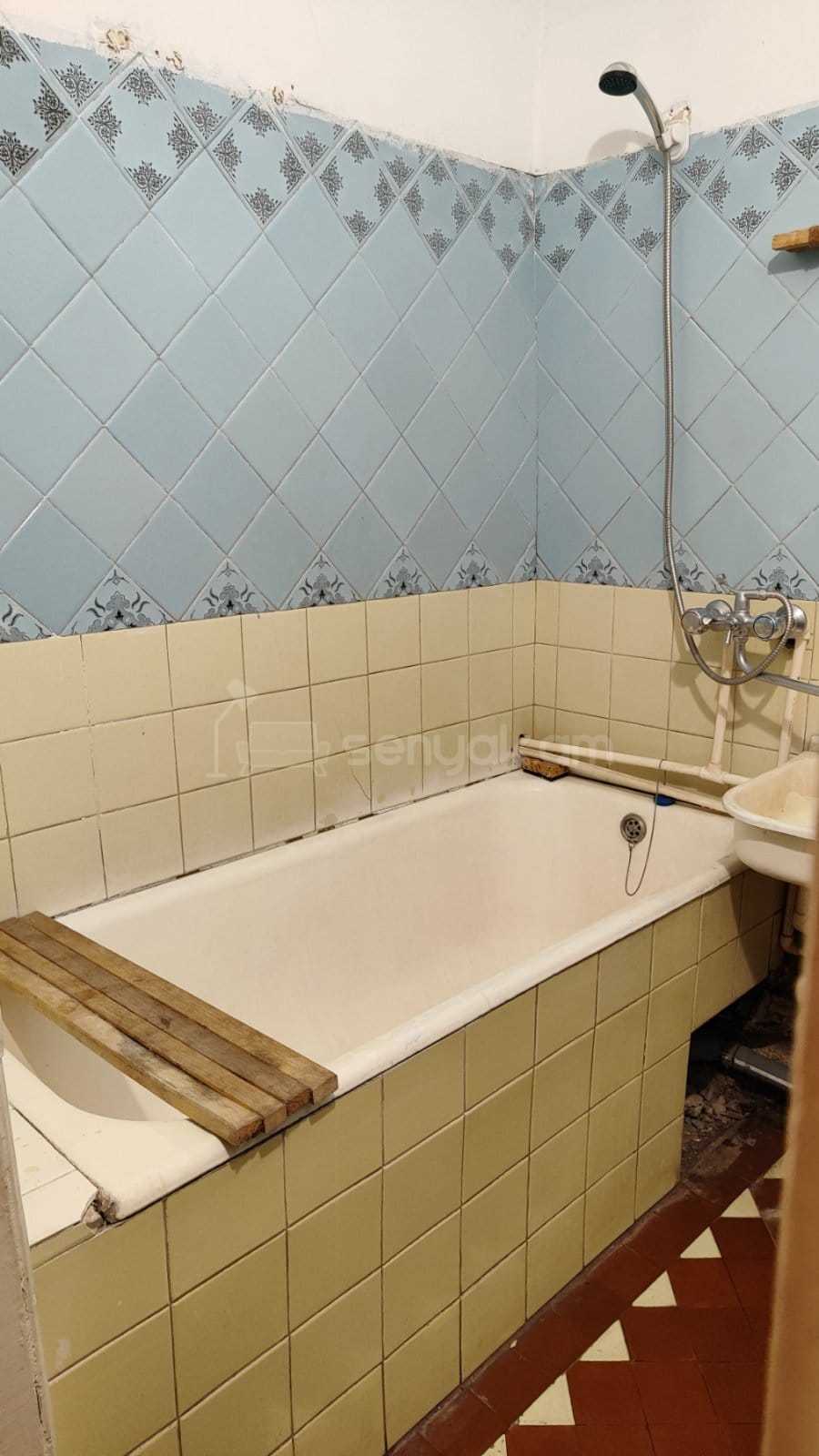 1 Սենյականոց Բնակարան, 42քմ, 3/9 հարկ, Պետական Վիճակում