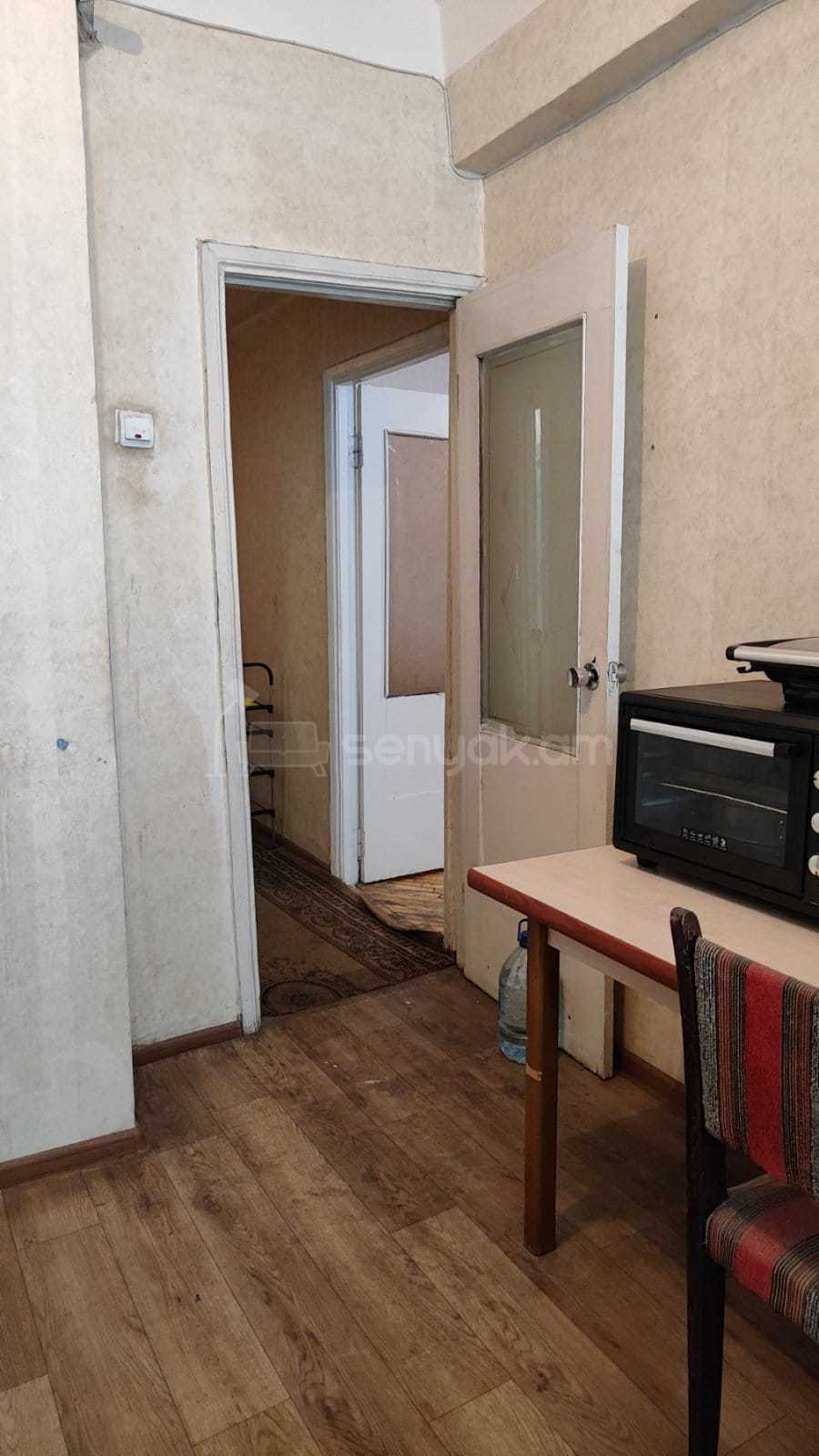 1 Սենյականոց Բնակարան, 42քմ, 3/9 հարկ, Պետական Վիճակում
