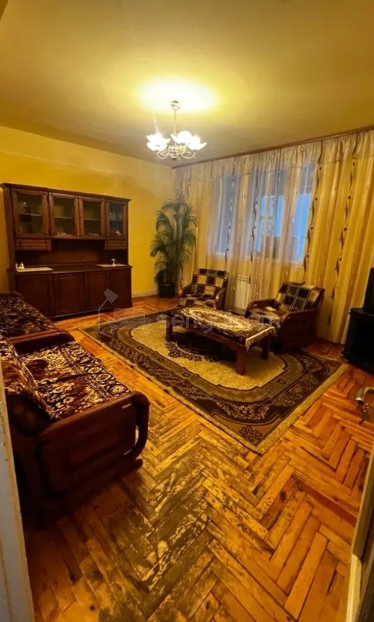 3 Սենյականոց Բնակարան, 80քմ, 3/9 հարկ, Նորմալ Վիճակում, Կահավորված