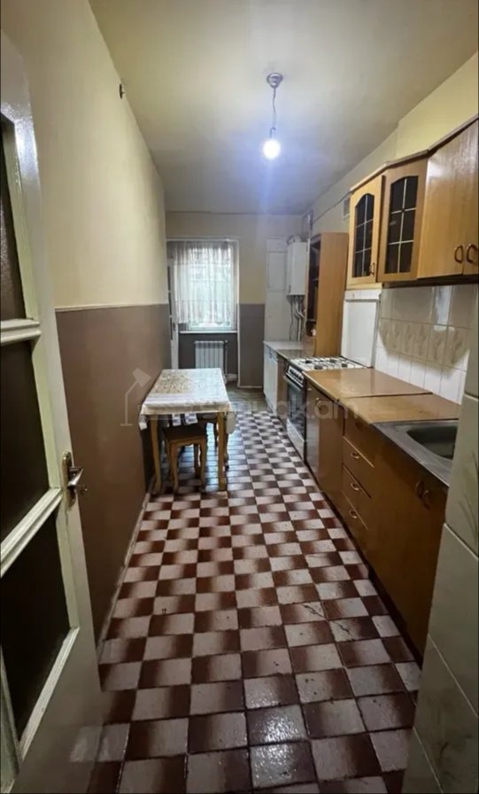 3 Սենյականոց Բնակարան, 80քմ, 3/9 հարկ, Նորմալ Վիճակում, Կահավորված