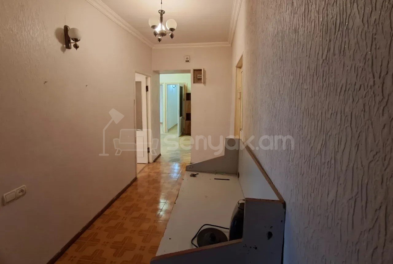 2 Սենյականոց Բնակարան Քարե Շենքում, 54քմ, 3/4 հարկ, Նորմալ Վիճակում