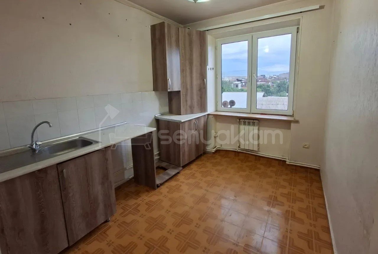 2 Սենյականոց Բնակարան Քարե Շենքում, 54քմ, 3/4 հարկ, Նորմալ Վիճակում