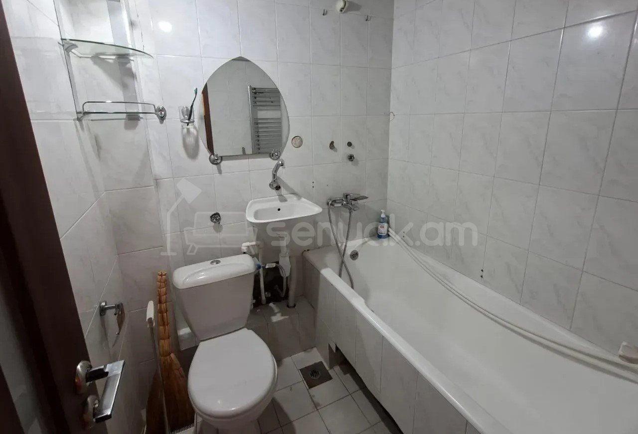 2 Սենյականոց Բնակարան Քարե Շենքում, 54քմ, 3/4 հարկ, Նորմալ Վիճակում