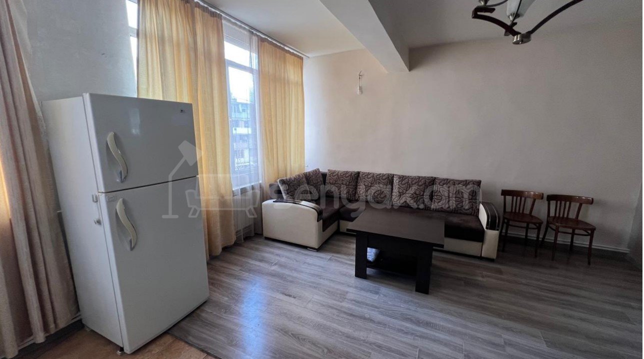 2 Սենյականոց Բնակարան Քարե Շենքում, 50քմ, 3/6 հարկ, Կապիտալ Վերանորոգված, Կահավորված