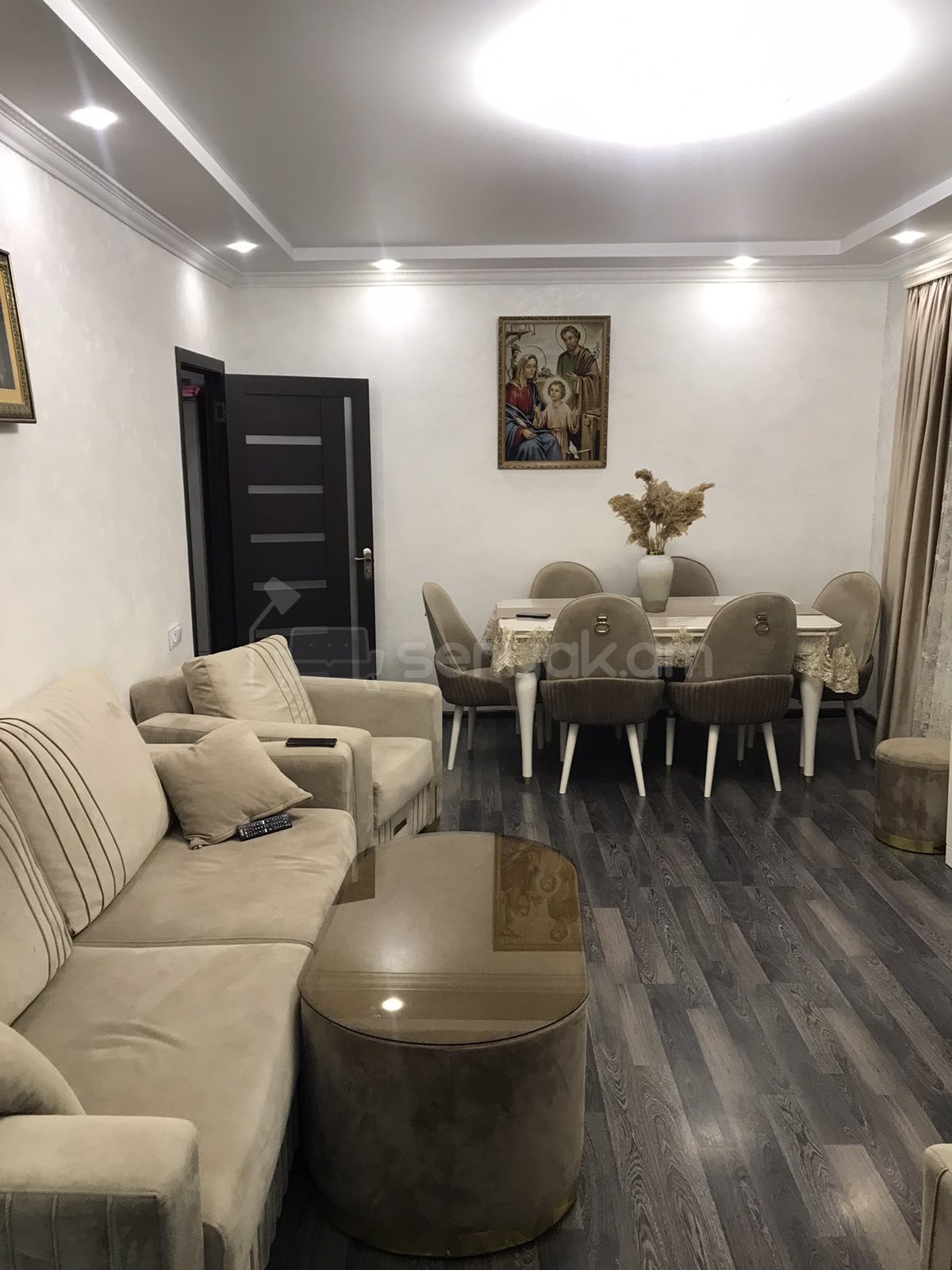 2 Սենյականոց Բնակարան, 50քմ, 3/9 հարկ, Կապիտալ Վերանորոգված, Մասամբ Կահավորված, Արևկող