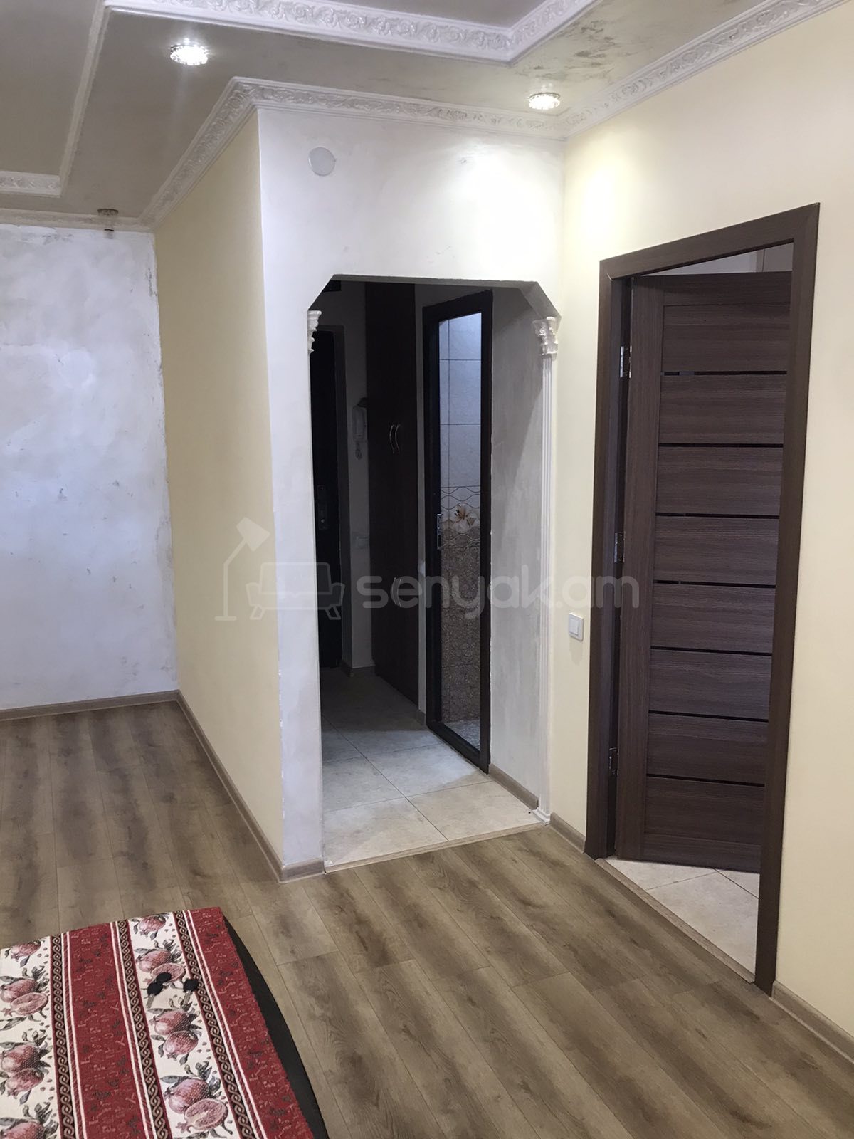1 Սենյականոց Բնակարան, 47քմ, 8/10 հարկ, Կապիտալ Վերանորոգված, Մասամբ Կահավորված, Արևկող