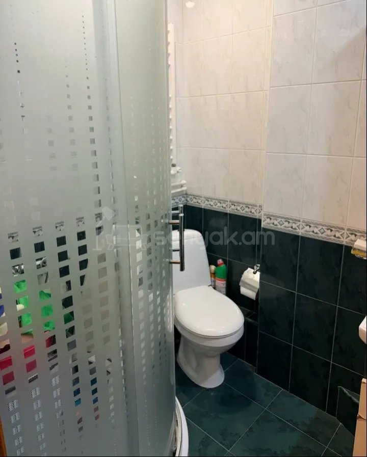 3 Սենյականոց Բնակարան Քարե Շենքում, 78քմ, 3/9 հարկ, Կապիտալ Վերանորոգված, Կահավորված
