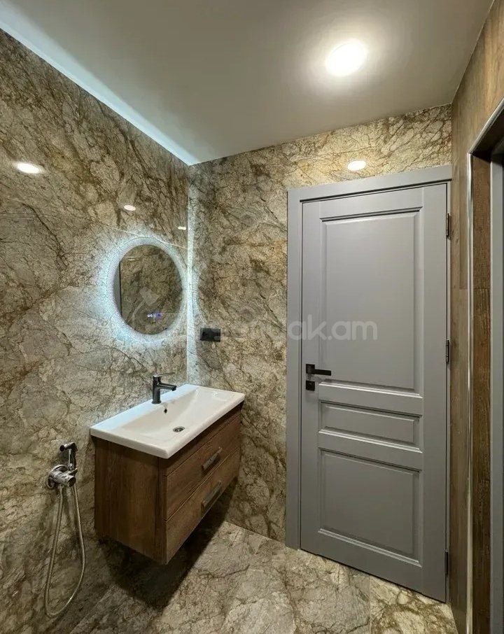 4 Սենյականոց Բնակարան Նորակառույցում, 80քմ, 3/16 հարկ, Կապիտալ Վերանորոգված