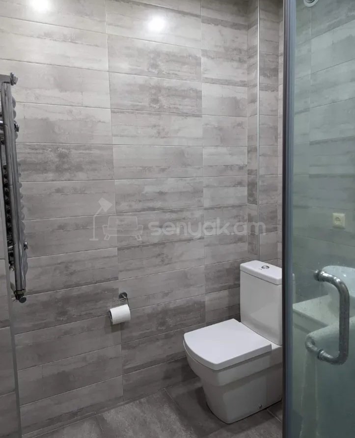 2 Սենյականոց Բնակարան Քարե Շենքում, 70քմ, 4/4 հարկ, Կապիտալ Վերանորոգված