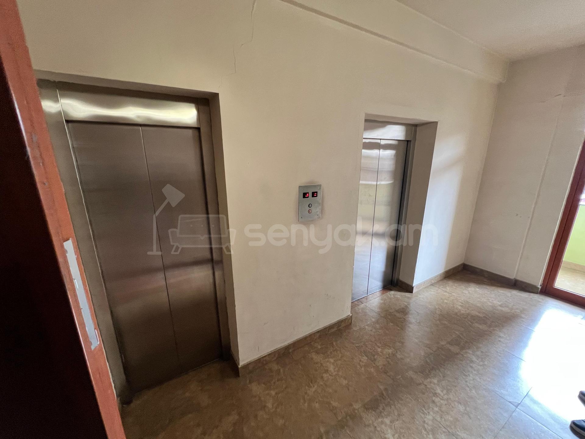3 Սենյականոց Բնակարան, 119քմ, 3/15 հարկ, Դիզայներական Վերանորոգված