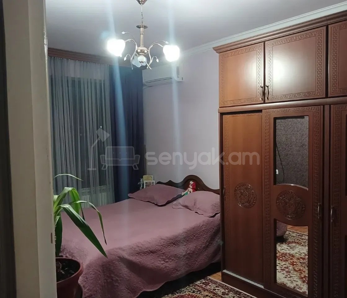 3 Սենյականոց Բնակարան Քարե Շենքում, 85քմ, 5/5 հարկ, Կապիտալ Վերանորոգված, Կահավորված