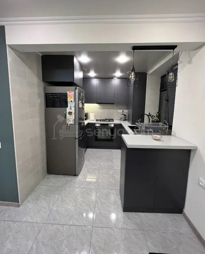 3 Սենյականոց Բնակարան Քարե Շենքում, 49քմ, 3/4 հարկ, Կապիտալ Վերանորոգված, Կահավորված
