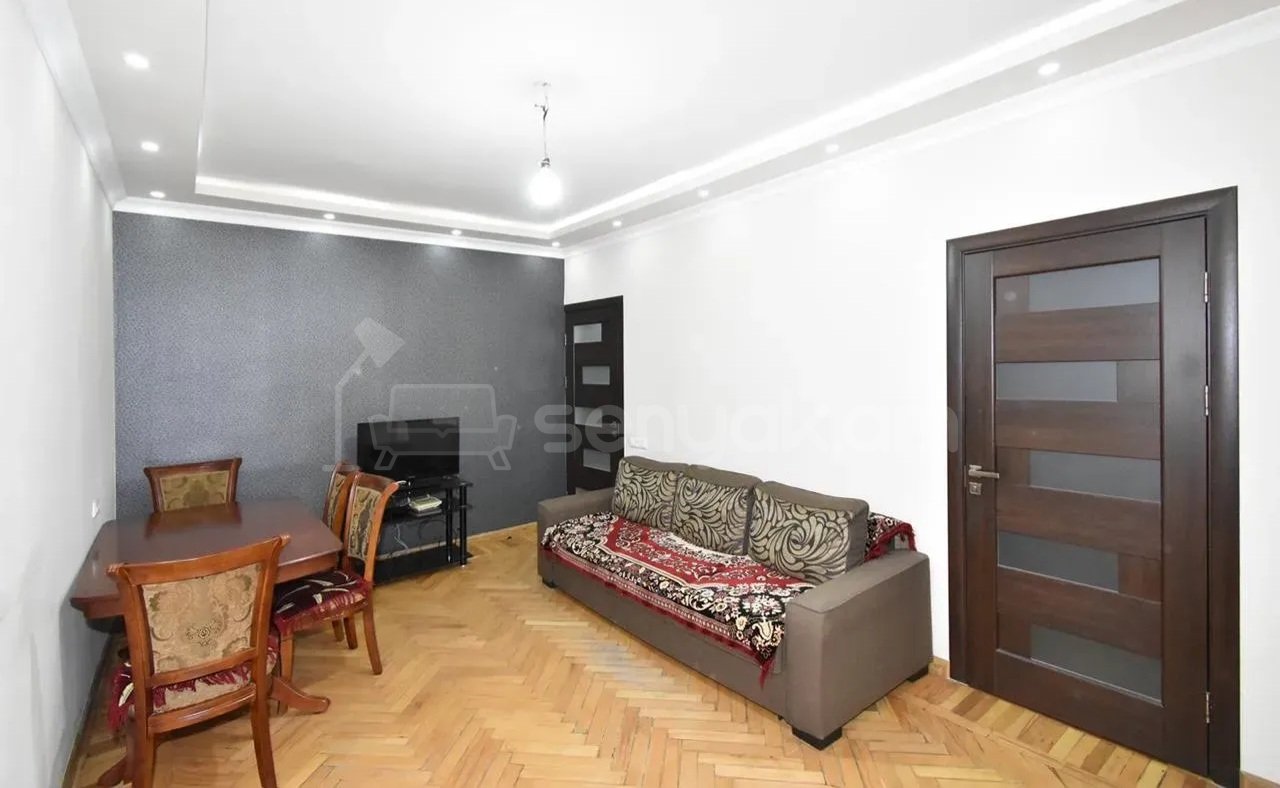 3 Սենյականոց Բնակարան Քարե Շենքում, 72քմ, 1/5 հարկ, Կապիտալ Վերանորոգված, Կահավորված