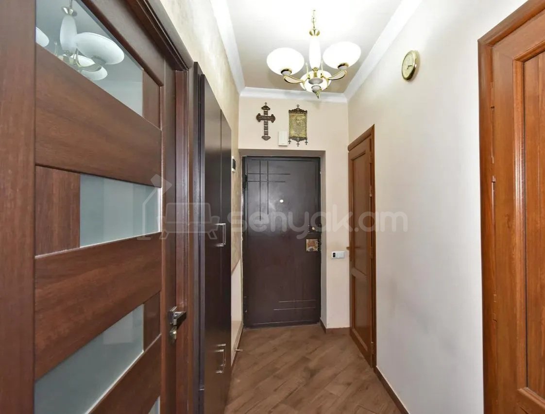 3 Սենյականոց Բնակարան Քարե Շենքում, 72քմ, 1/5 հարկ, Կապիտալ Վերանորոգված, Կահավորված