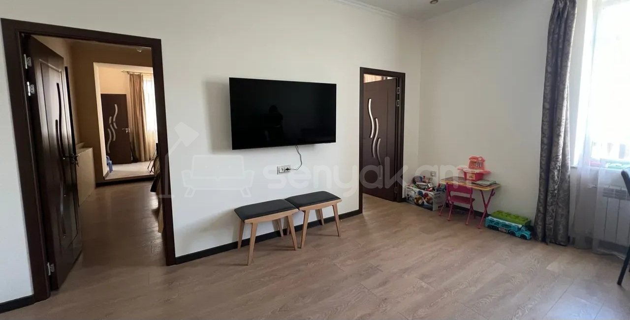 3 Սենյականոց Բնակարան Քարե Շենքում, 78քմ, 7/8 հարկ, Կապիտալ Վերանորոգված, Կահավորված