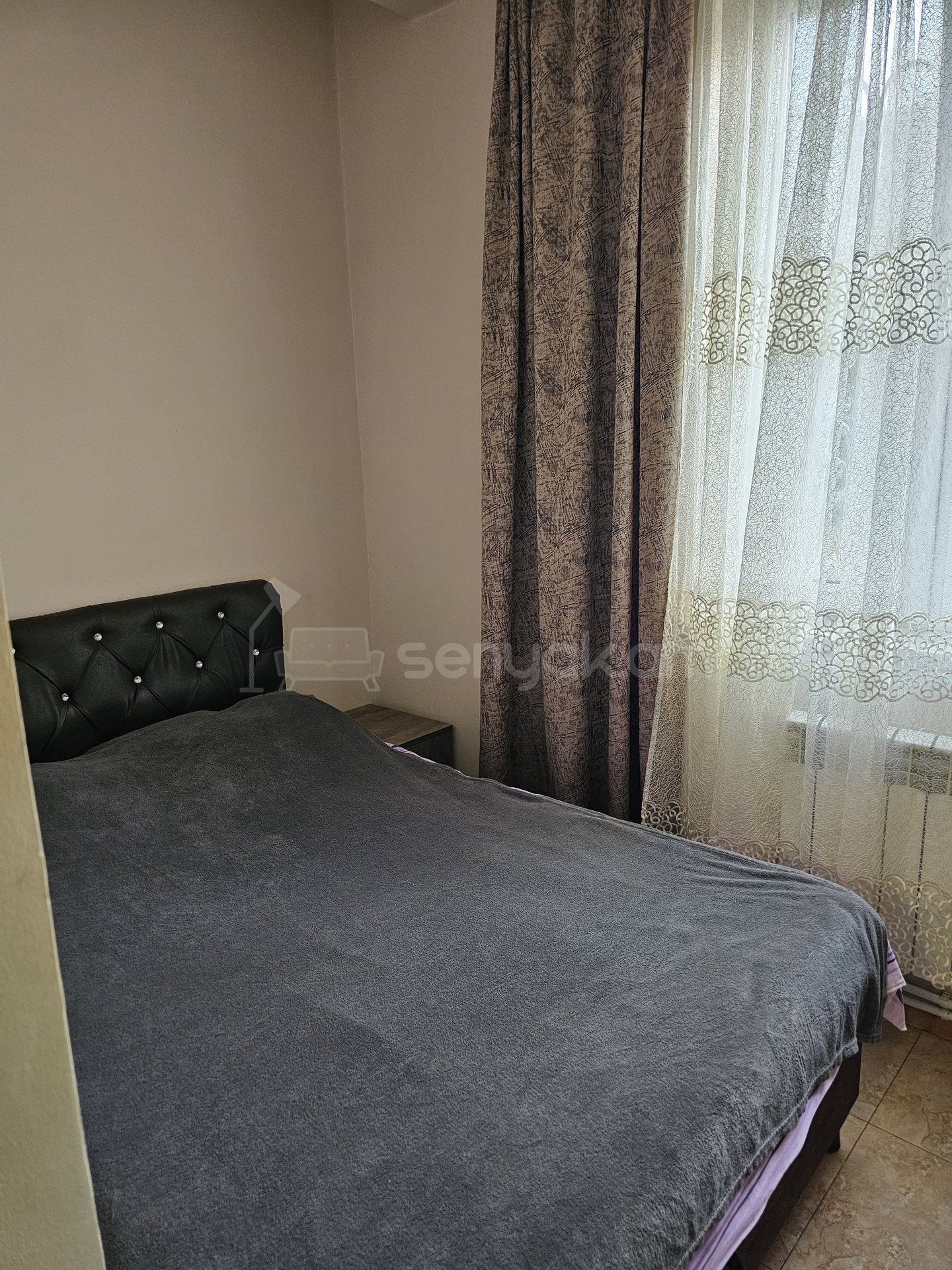 2 Սենյականոց Բնակարան Քարե Շենքում, 45քմ, 1/4 հարկ, Կոսմետիկ Վերանորոգված, Կահավորված