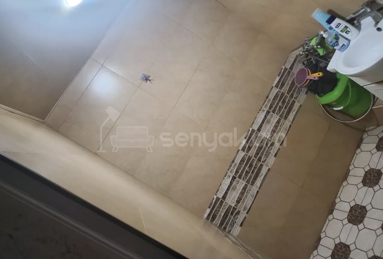 1 Սենյականոց Բնակարան Քարե Շենքում, 40քմ, 2/4 հարկ, Կապիտալ Վերանորոգված