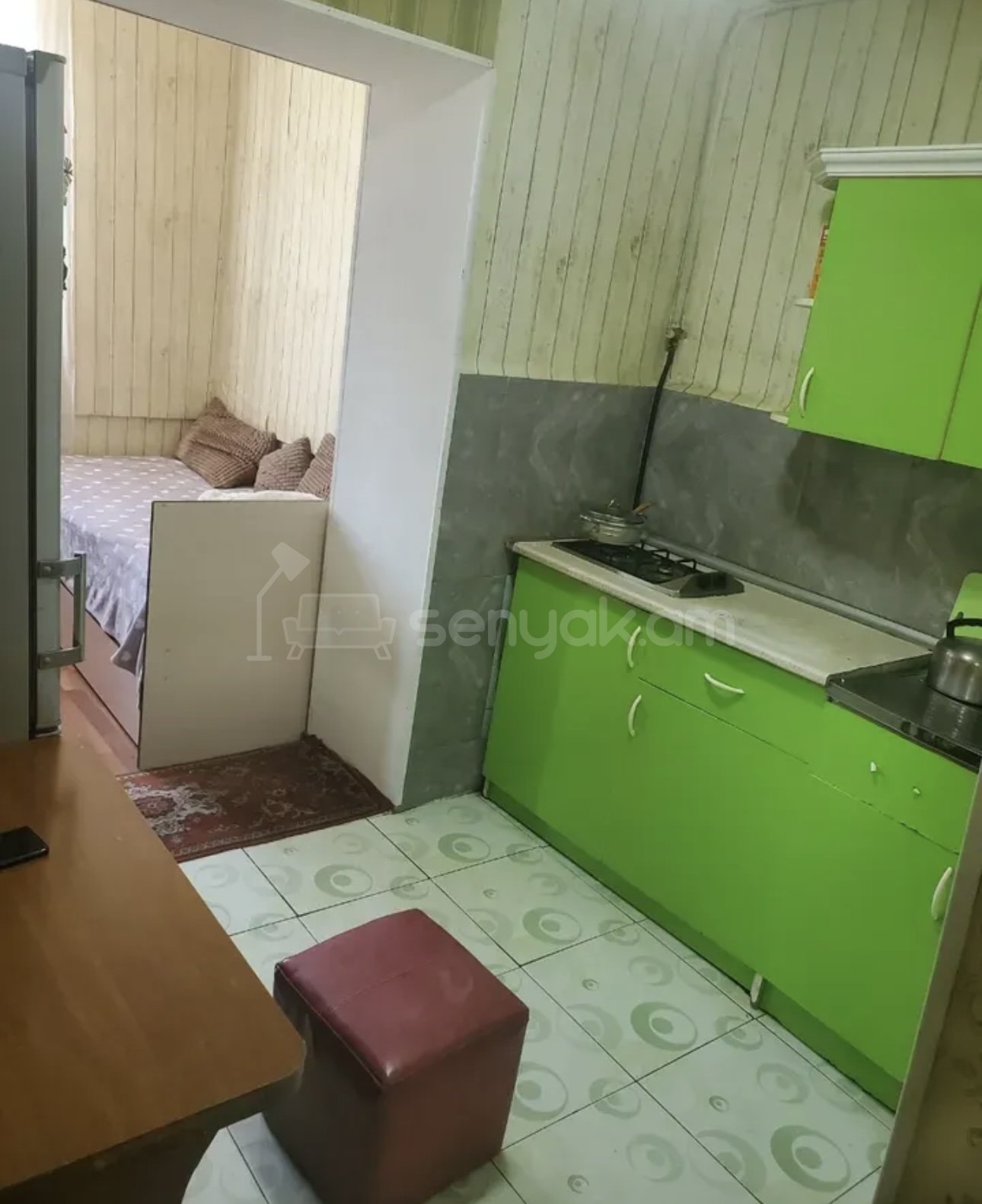 1 Սենյականոց Բնակարան Քարե Շենքում, 40քմ, 2/4 հարկ, Կապիտալ Վերանորոգված